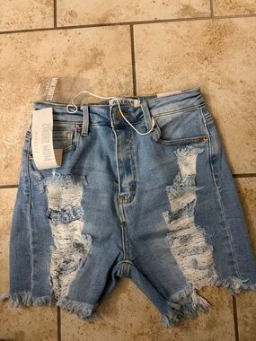 Wax Jean Light Blue Distressed Mom Jean Shorts size medium.
